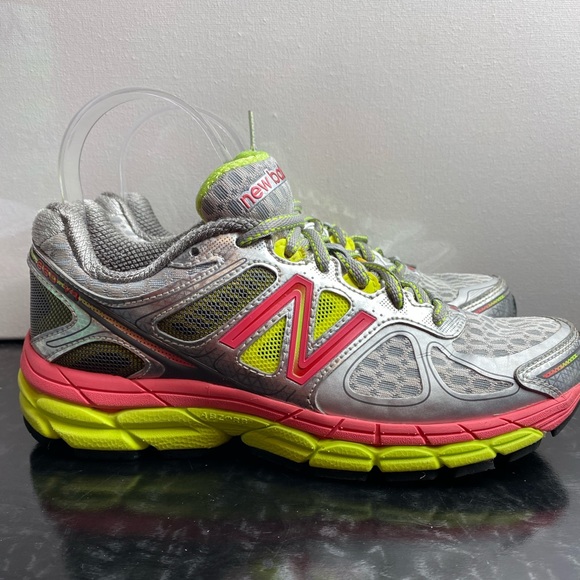 new balance women's 860v4 running shoe